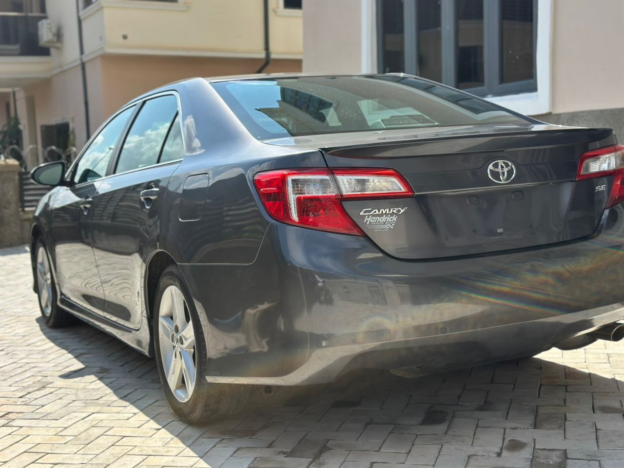 
								EXTREMELY SHARP  GRADE FOREIGN USED 2013 ON BELT TOYOTA CAMRY SE, MINT INTERIOR, NO SINGLE 9JA PAINT WITH UNTAMPARED ENGINE ND GEAR.GOING FOR JUST 13.5M ONLY full									