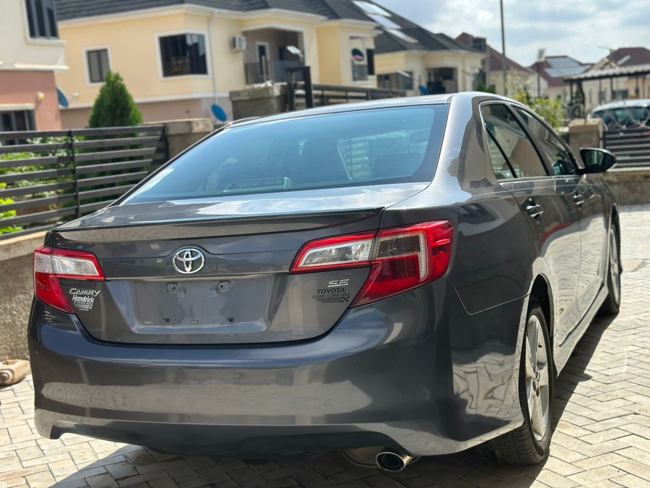 
								EXTREMELY SHARP  GRADE FOREIGN USED 2013 ON BELT TOYOTA CAMRY SE, MINT INTERIOR, NO SINGLE 9JA PAINT WITH UNTAMPARED ENGINE ND GEAR.GOING FOR JUST 13.5M ONLY full									