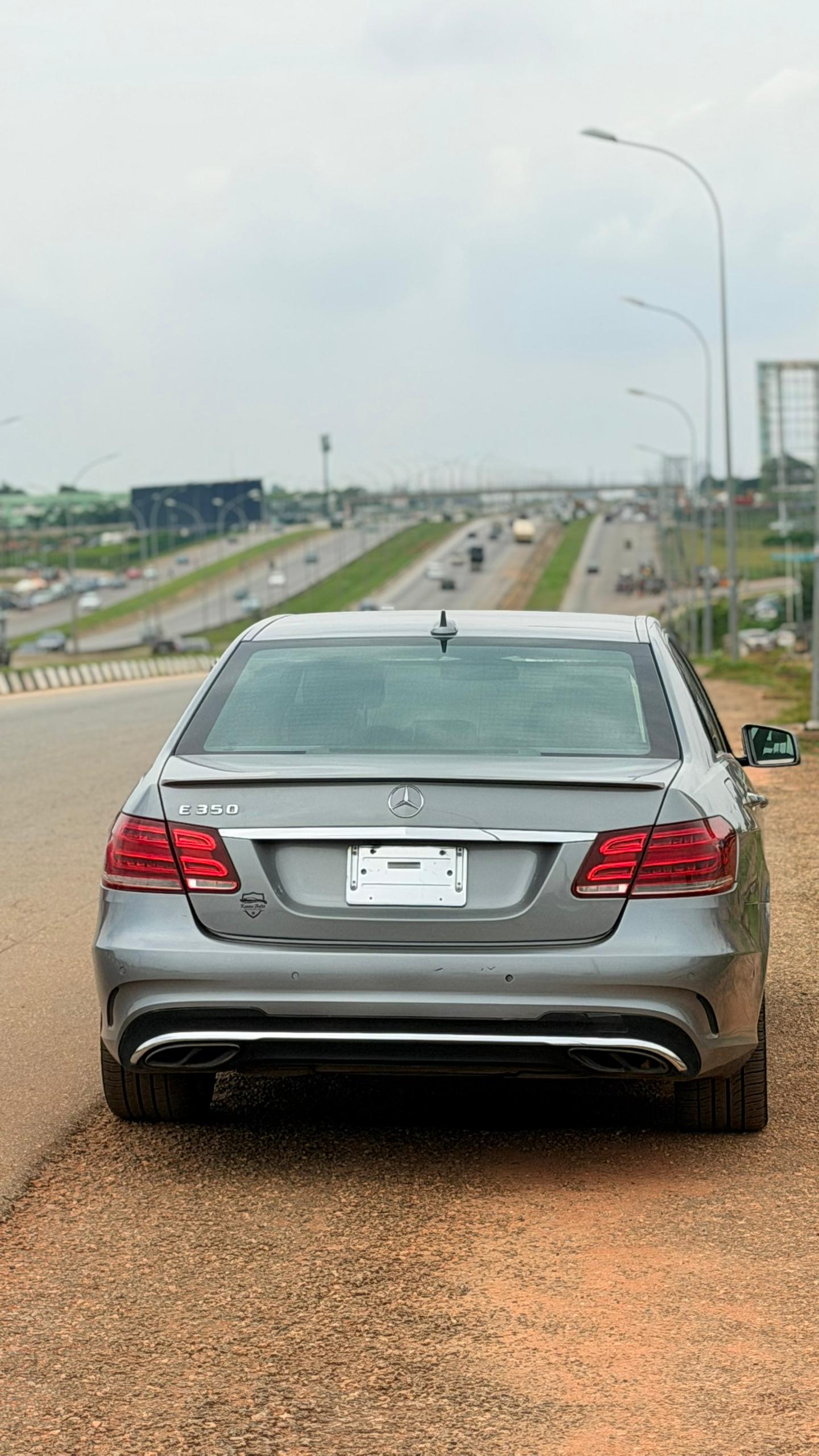 
								DISTRESS SALES🚨FOREIGN USED 🇺🇸 2015 MERCEDEZ BENZ E350 WITH PUSH TO START, SUNROOF, REVERSE CAMERA AND VERIFIED DUTY VALID FOR 15.5 MILLION NAIRA full									