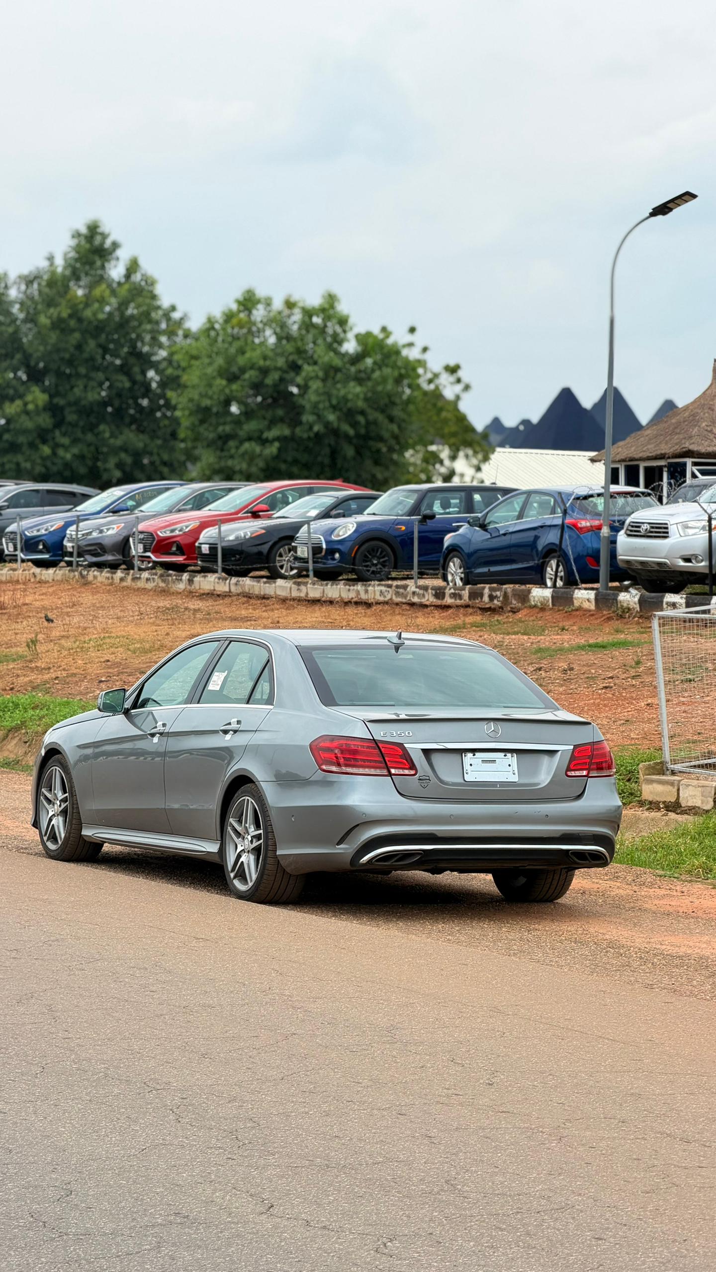 
								DISTRESS SALES🚨FOREIGN USED 🇺🇸 2015 MERCEDEZ BENZ E350 WITH PUSH TO START, SUNROOF, REVERSE CAMERA AND VERIFIED DUTY VALID FOR 15.5 MILLION NAIRA full									