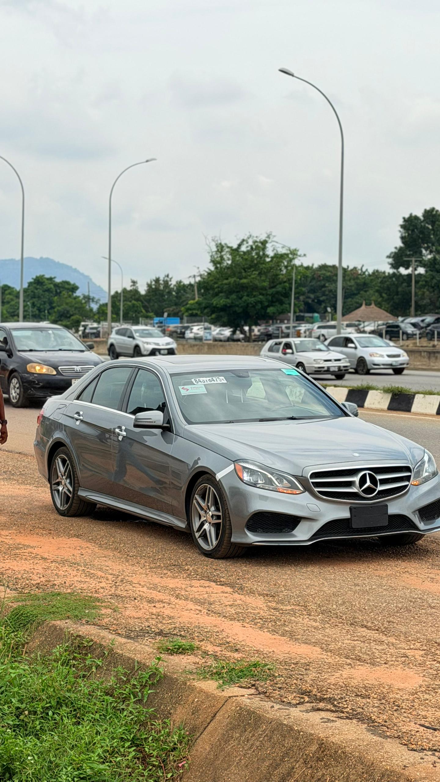 
								DISTRESS SALES🚨FOREIGN USED 🇺🇸 2015 MERCEDEZ BENZ E350 WITH PUSH TO START, SUNROOF, REVERSE CAMERA AND VERIFIED DUTY VALID FOR 15.5 MILLION NAIRA full									