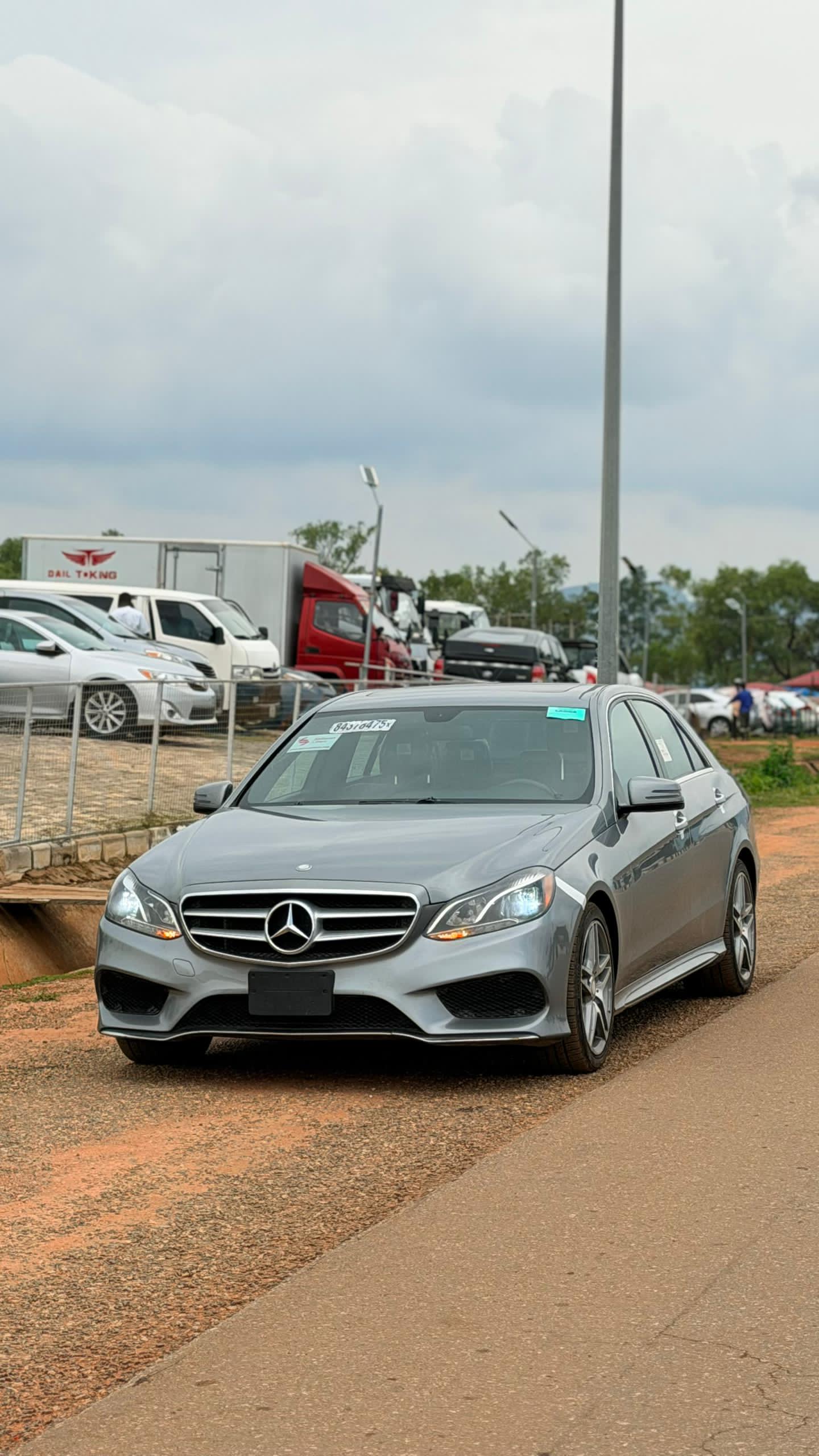 
								DISTRESS SALES🚨FOREIGN USED 🇺🇸 2015 MERCEDEZ BENZ E350 WITH PUSH TO START, SUNROOF, REVERSE CAMERA AND VERIFIED DUTY VALID FOR 15.5 MILLION NAIRA full									