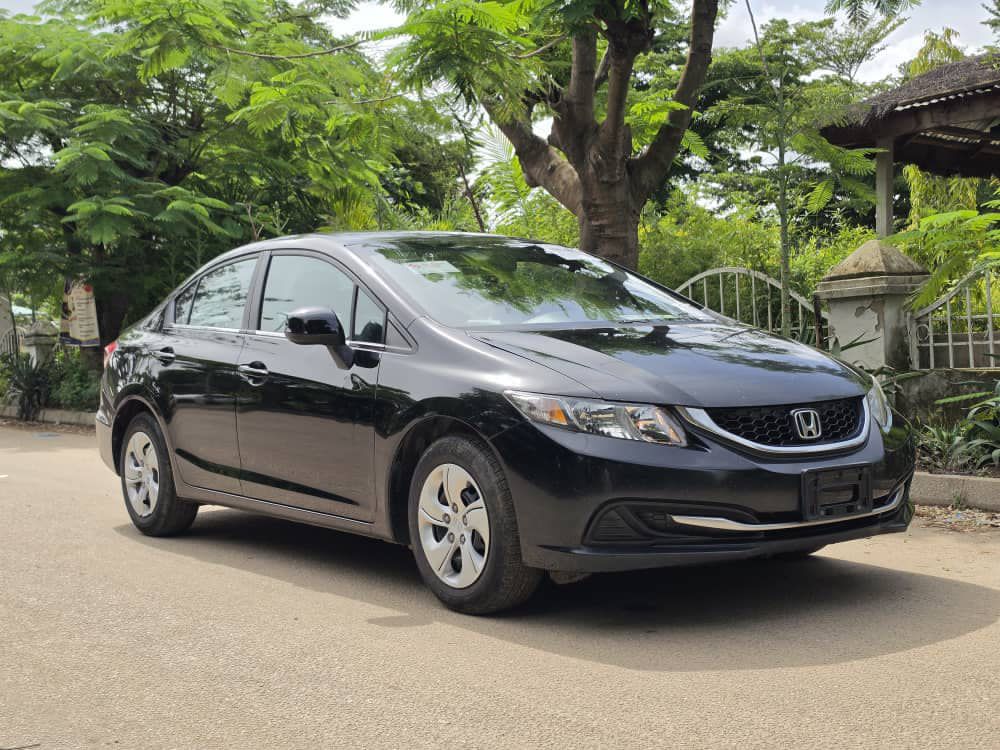 
								2014 Honda Civic foreign used 11.5m Abuja-Deal full									