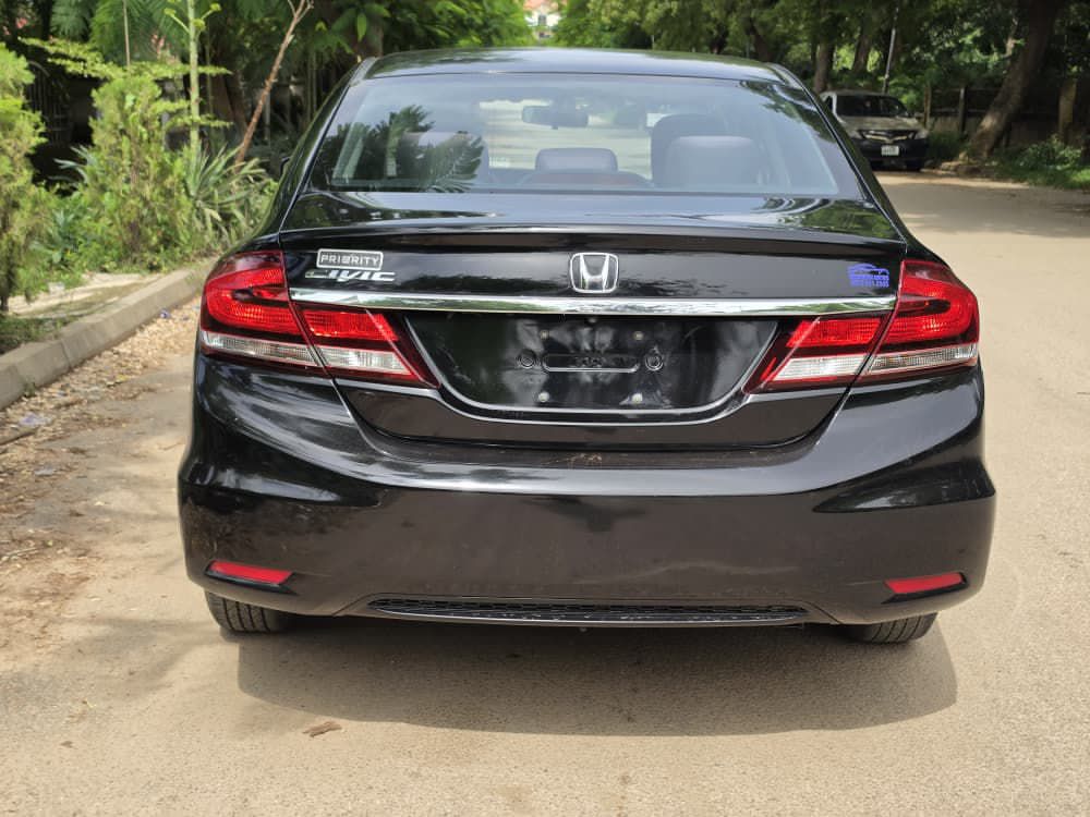 
								2014 Honda Civic foreign used 11.5m Abuja-Deal full									