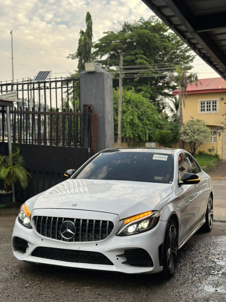 Distress Sale!!! Foreign Used Mercedes Benz C400 Everything blessed  All features fully functional  Complete buy and flex  Price: 23m  Settlement:TBD Rush now before you hear SOLD