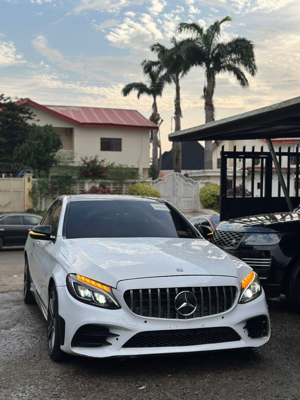 
								Distress Sale!!! Foreign Used Mercedes Benz C400 Everything blessed  All features fully functional  Complete buy and flex  Price: 23m  Settlement:TBD Rush now before you hear SOLD full									