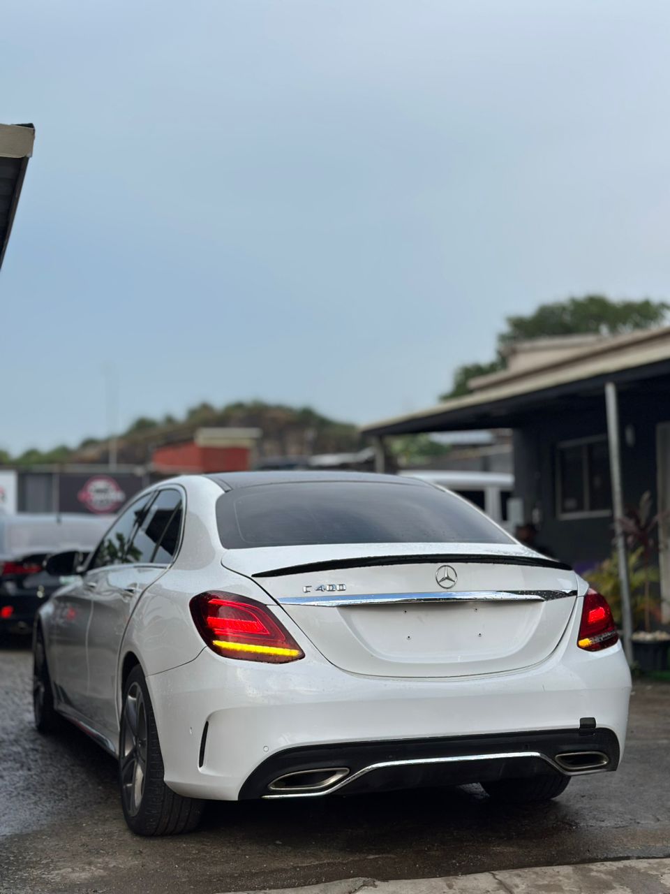 
								Distress Sale!!! Foreign Used Mercedes Benz C400 Everything blessed  All features fully functional  Complete buy and flex  Price: 23m  Settlement:TBD Rush now before you hear SOLD full									