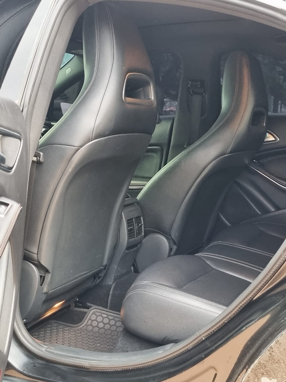 
								EXTREMELY SHARP 2016  MERCEDES BENZ CLA 250  UNREGISTERED BUT WITH PROPER DOCUMENTATION  PRICE:13M full									