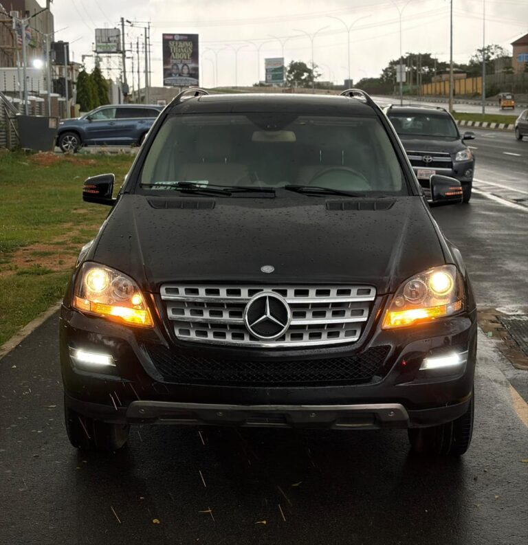 NEATLY USED 2010 MERCEDES-BENZ ML350 WITH PROPER DOCUMENTATION GOING FOR 7.5M ABUJA DEAL