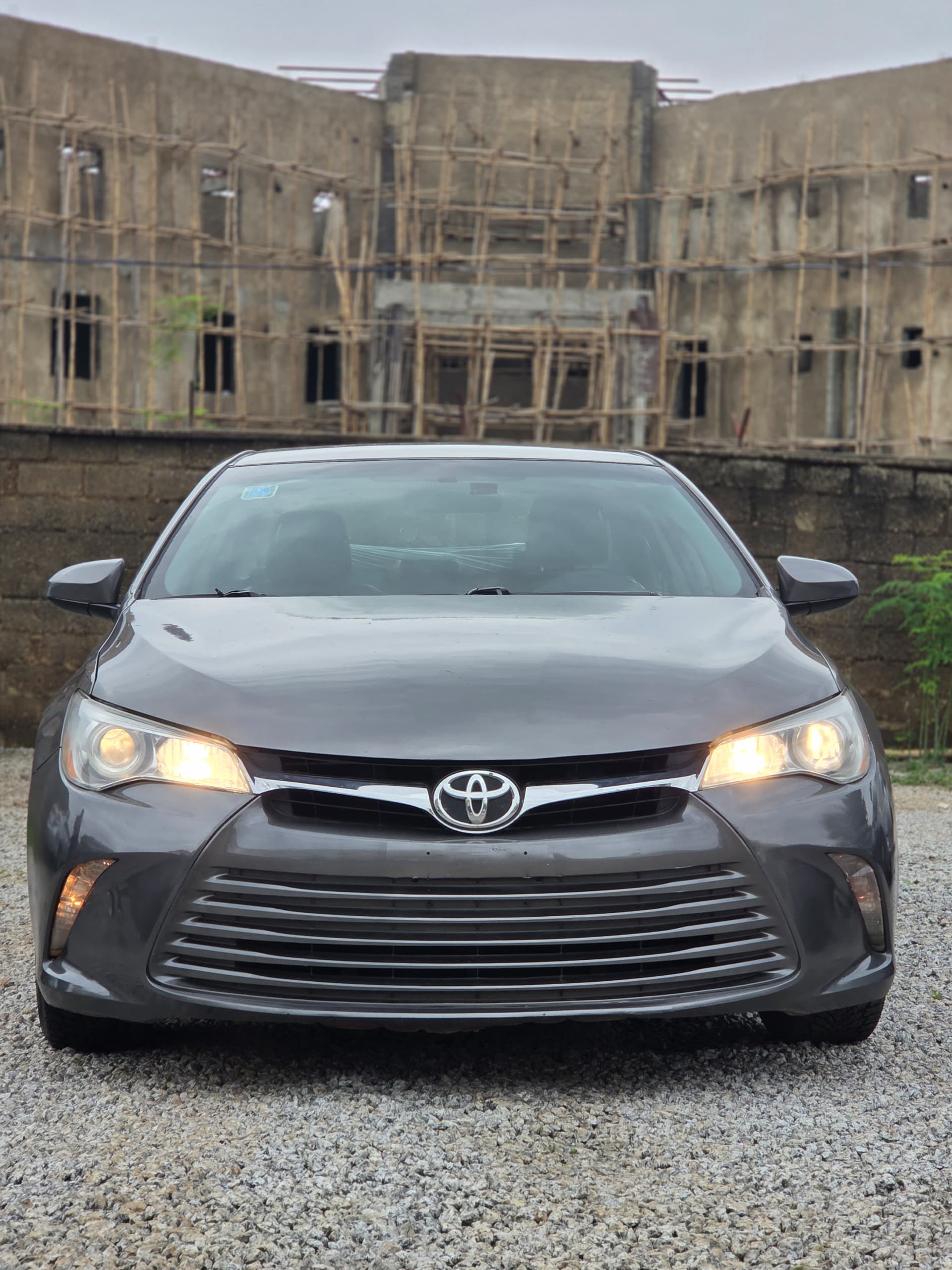 
								Foreign used Toyota Camry SE 2015 model with original custom Duty firstbody untampered engine and gear Ac Factory fitted buy and drive absolutely nothing to fix Accident free  👉15m buyer settle 500k location Abacha road nyanya Abuja deal Car is with me directly full									