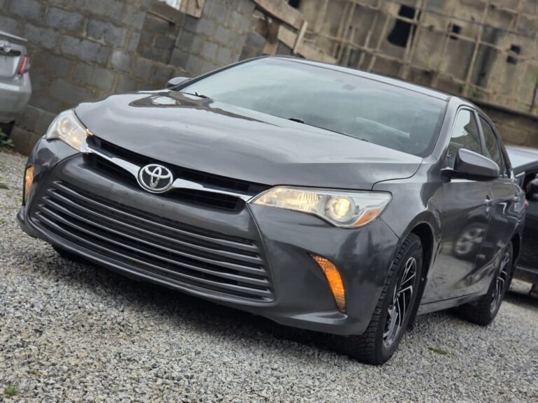 Foreign used Toyota Camry SE 2015 model with original custom Duty firstbody untampered engine and gear Ac Factory fitted buy and drive absolutely nothing to fix Accident free  👉15m buyer settle 500k location Abacha road nyanya Abuja deal Car is with me directly