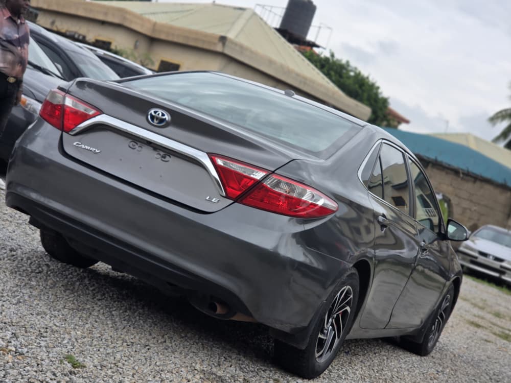 
								Foreign used Toyota Camry SE 2015 model with original custom Duty firstbody untampered engine and gear Ac Factory fitted buy and drive absolutely nothing to fix Accident free  👉15m buyer settle 500k location Abacha road nyanya Abuja deal Car is with me directly full									