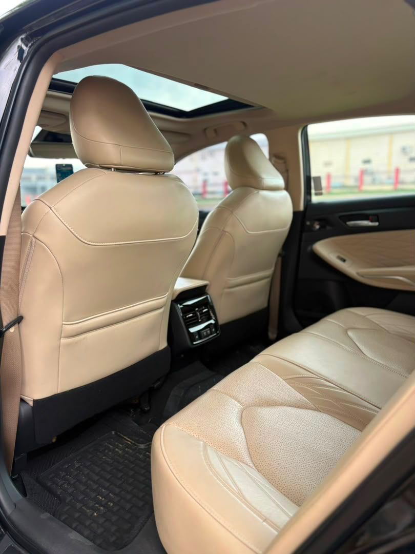 
								2018 Toyota Avalon limited edition full option used 🇳🇬 bought brand new 29.8m Abuja-Deal full									