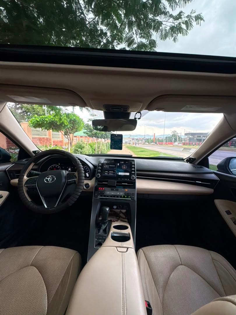 
								2018 Toyota Avalon limited edition full option used 🇳🇬 bought brand new 29.8m Abuja-Deal full									