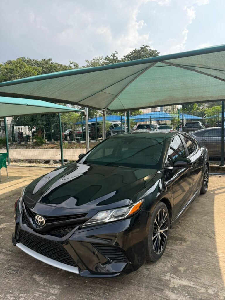 super DISTRESS Direct Belgium 🇧🇪Toyota Camry SE 2018/19 model! Full option   Keyless entry and low mileage! Original duty… price: 16M     Only 📍ABUJA