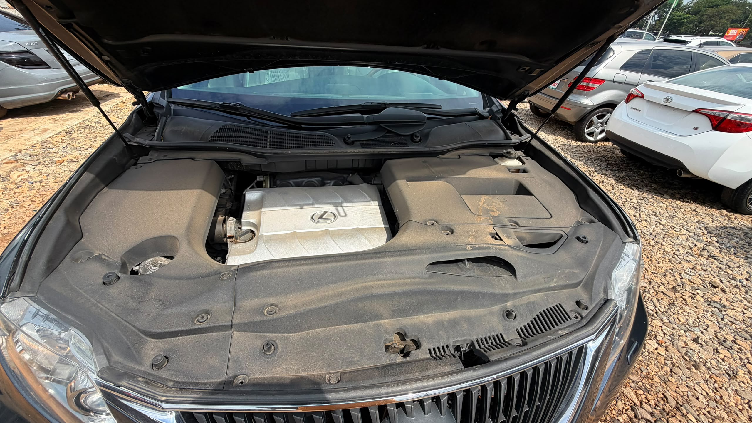 
								FOREIGN USED 2010 LEXUS RX350 WITH PUSH TO START, SUNROOF, LOW MILEAGE, MOUSE CONTROL AND VERIFIED DUTY VALID FOR 18.5 MILLION NAIRA ONLY full									