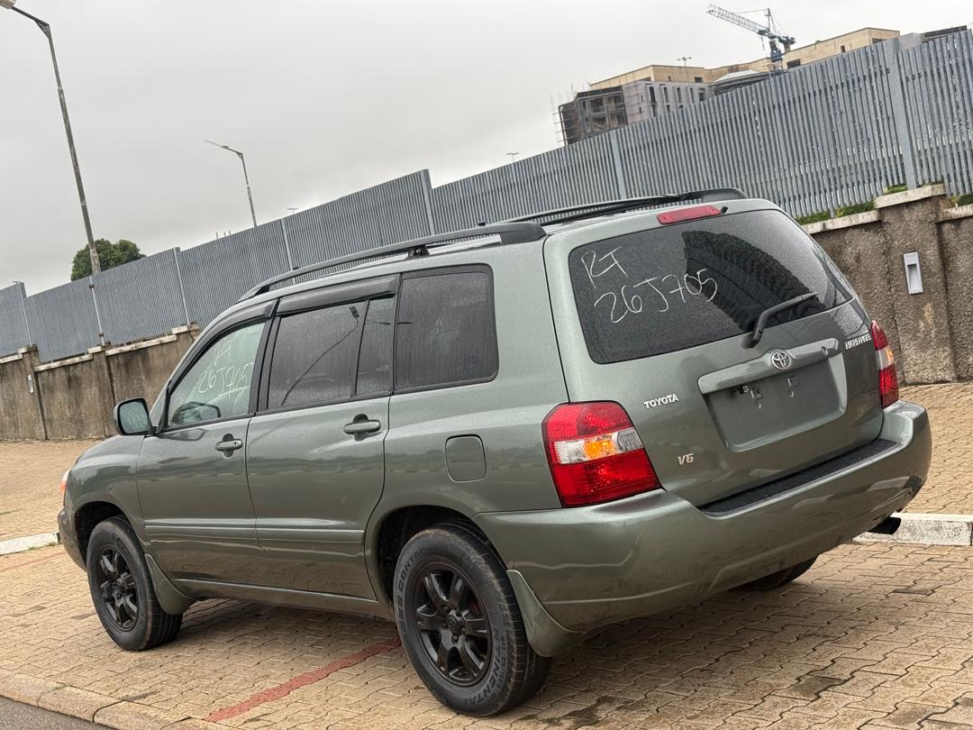 
								2006 Toyota Highlander direct Belgium 10.2m Location Abuja deal full									