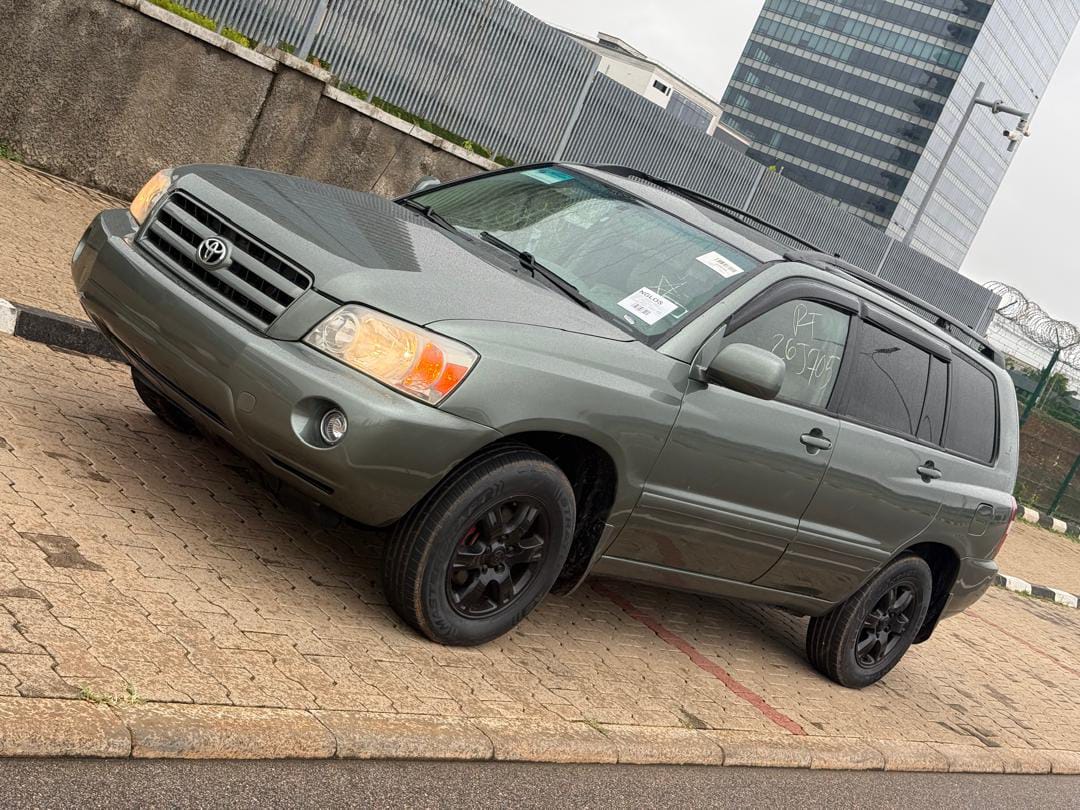 
								2006 Toyota Highlander direct Belgium 10.2m Location Abuja deal full									