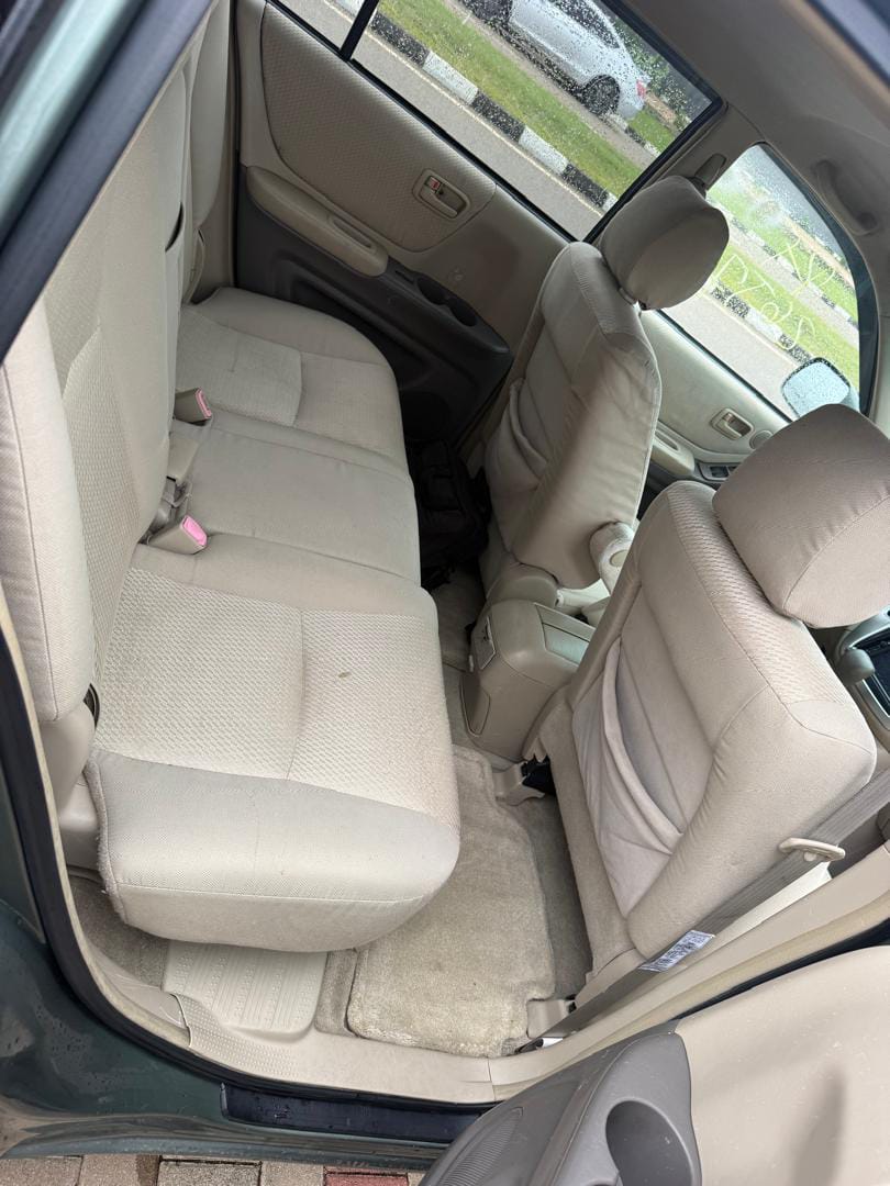
								2006 Toyota Highlander direct Belgium 10.2m Location Abuja deal full									