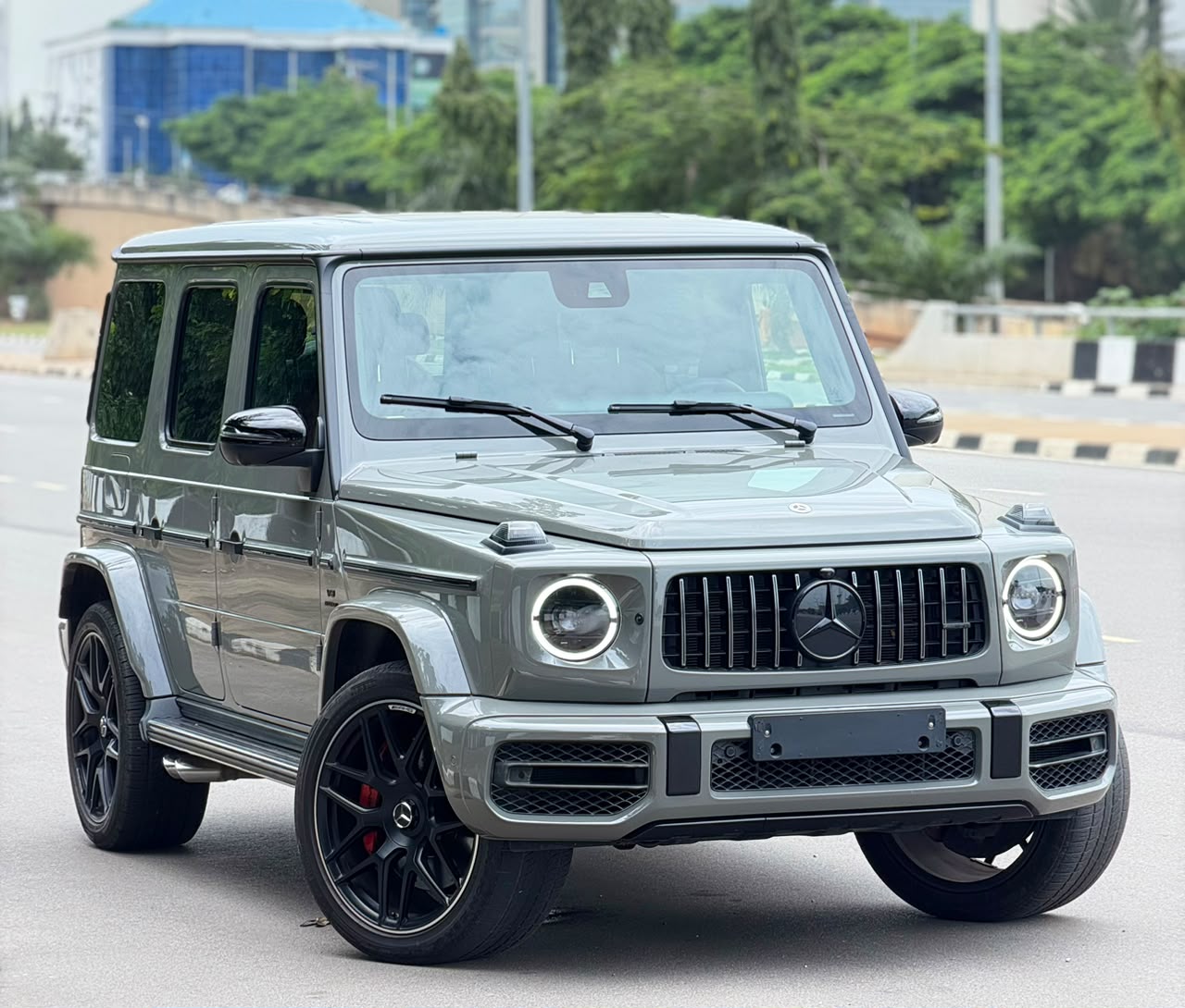 
								2022 MERCEDES-BENZ G63 AMG🔥  The G63 isn’t for everyone. It’s for the ones who have arrived.  350M OnLy💰custom duty  A statement SUV for those who don’t just enter a room — they make an entrance.  AbuJa LoKaTioN full									