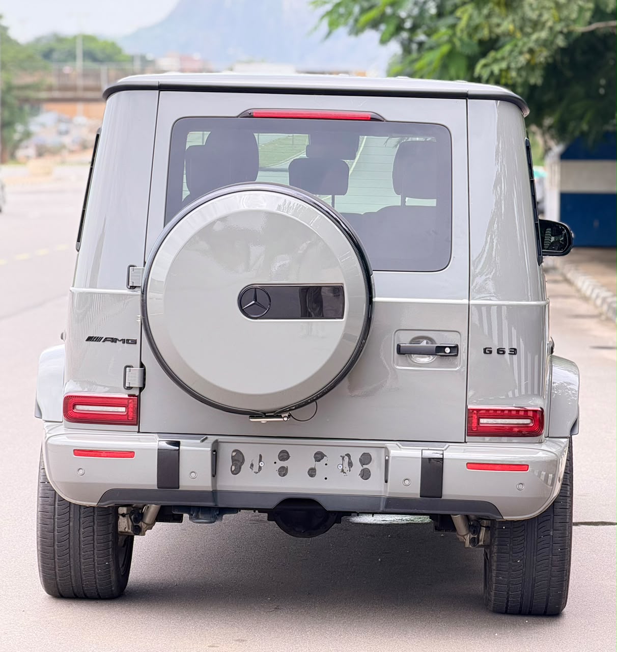 
								2022 MERCEDES-BENZ G63 AMG🔥  The G63 isn’t for everyone. It’s for the ones who have arrived.  350M OnLy💰custom duty  A statement SUV for those who don’t just enter a room — they make an entrance.  AbuJa LoKaTioN full									