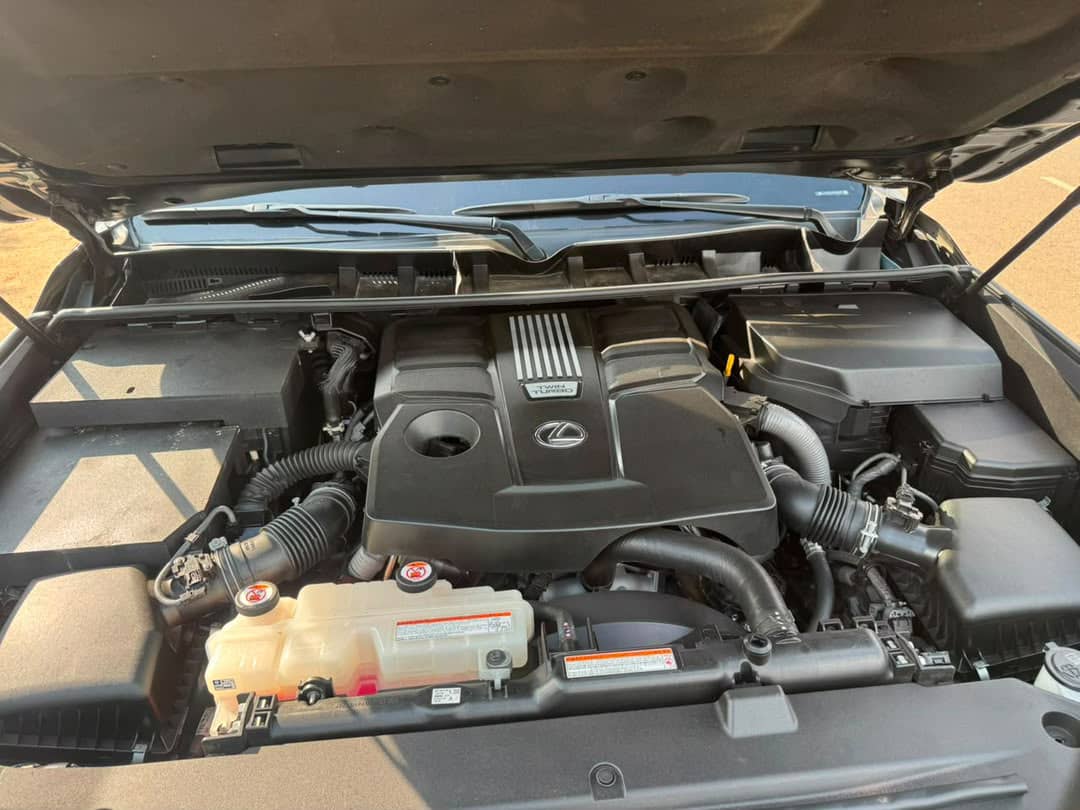 
								2023 Foreign used LX600 bulletproof, car is buy and drive. Prize is 270m. Abuja. Us full									