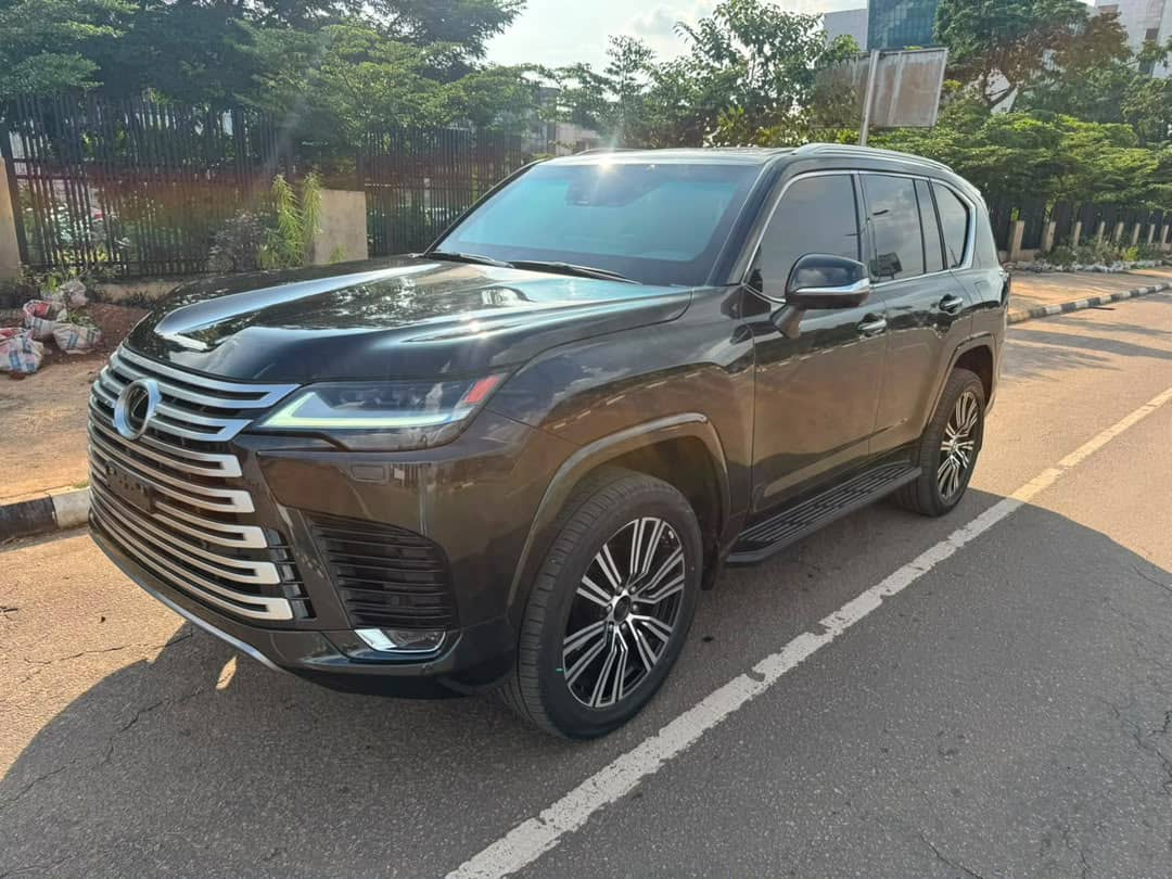 
								2023 Foreign used LX600 bulletproof, car is buy and drive. Prize is 270m. Abuja. Us full									