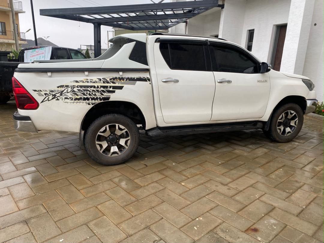 
								2017 uplifted to 2021 Toyota hilux  Untampered 4 plugs Engine  Manual transmission  Toks standard  35M full									