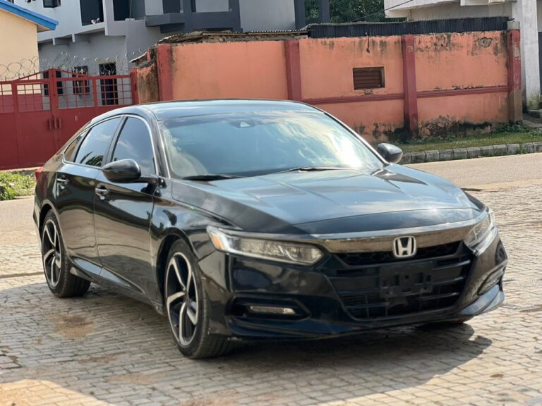 *2018 Sharp used Honda Accord with everything intact 14 Million