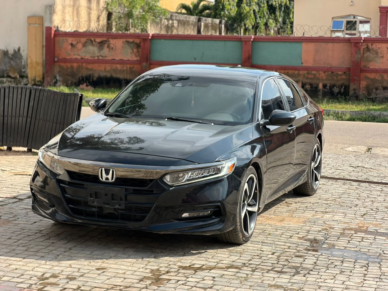 
								*2018 Sharp used Honda Accord with everything intact 14 Million full									