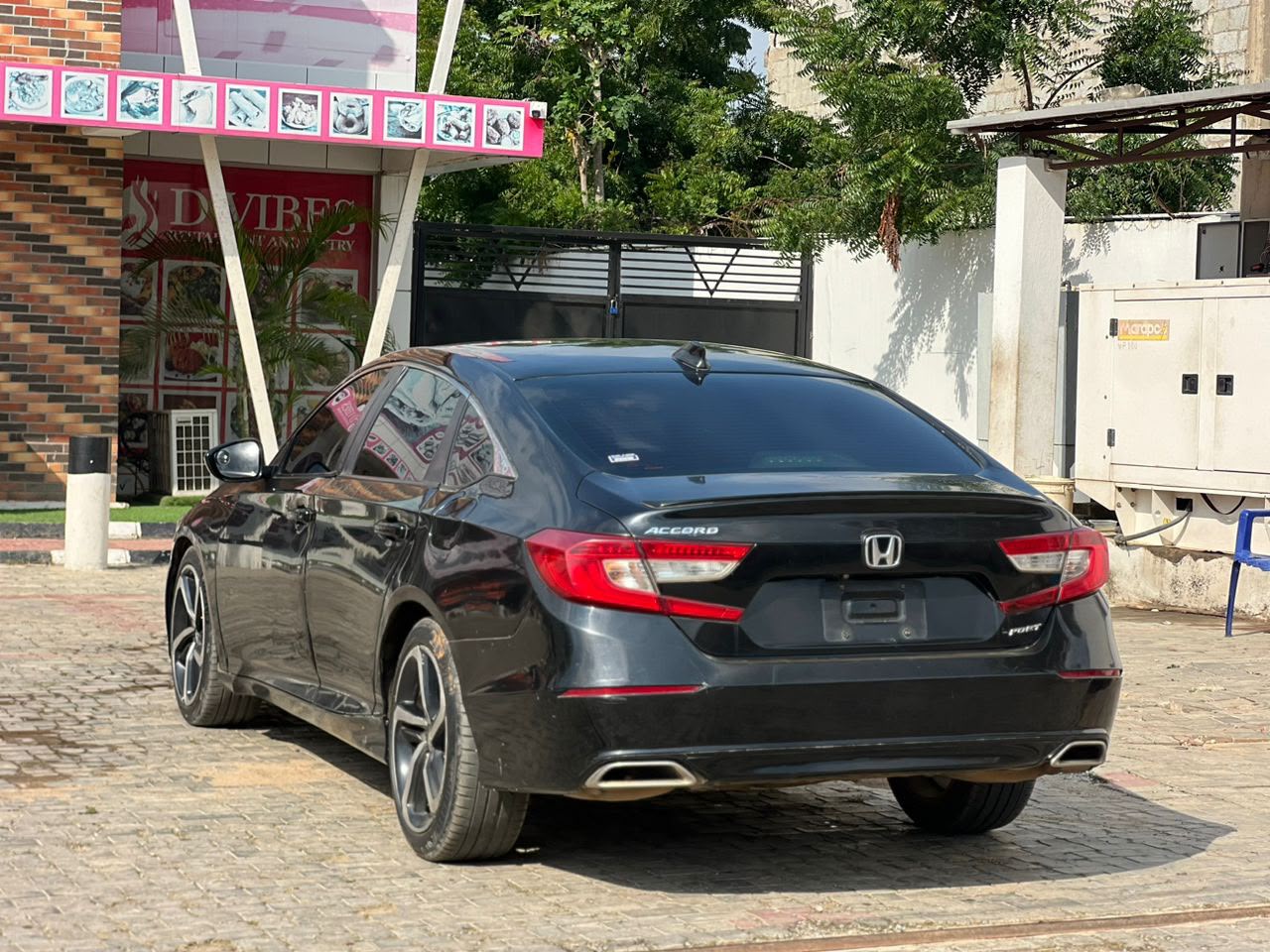 
								*2018 Sharp used Honda Accord with everything intact 14 Million full									