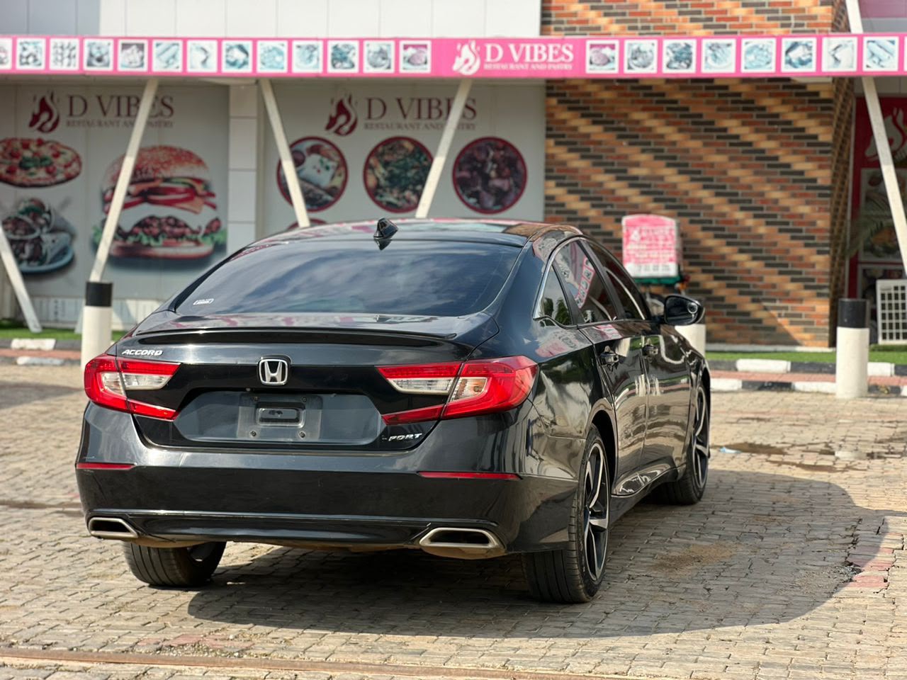 
								*2018 Sharp used Honda Accord with everything intact 14 Million full									