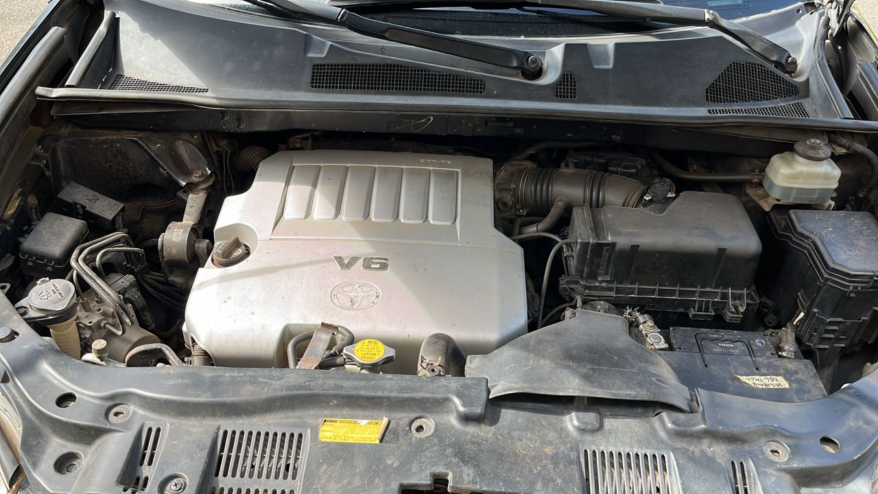 
								Quick Sale ‼️   ✨ Distress sale Direct Belgium 2010 Toyota Highlander with Sunroof 💢 Key Entry Clean interior & Exterior  Price 9m only  Location 📍 Abuja deal full									