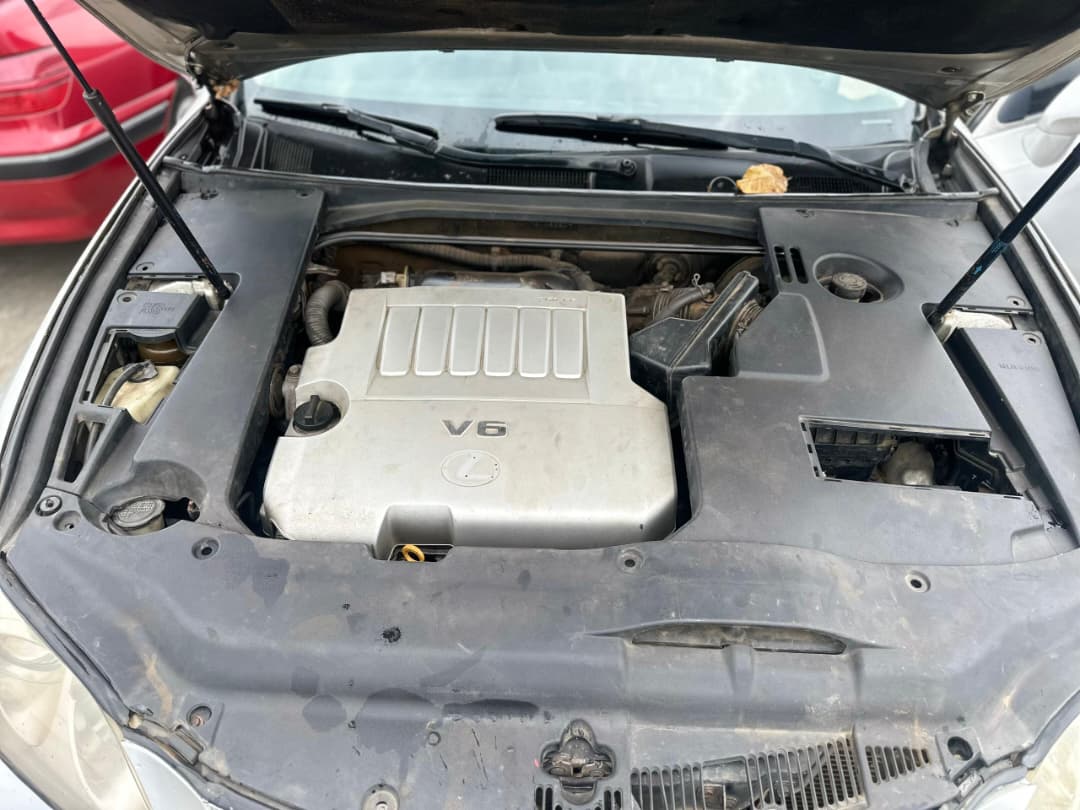 
								Clean used 2008 Lexus es350 with clean black leather seats interior and untempered engine and gear ac working everything working perfectly buy and drive.  💰 7.5 million naira only  📍 Abuja full									