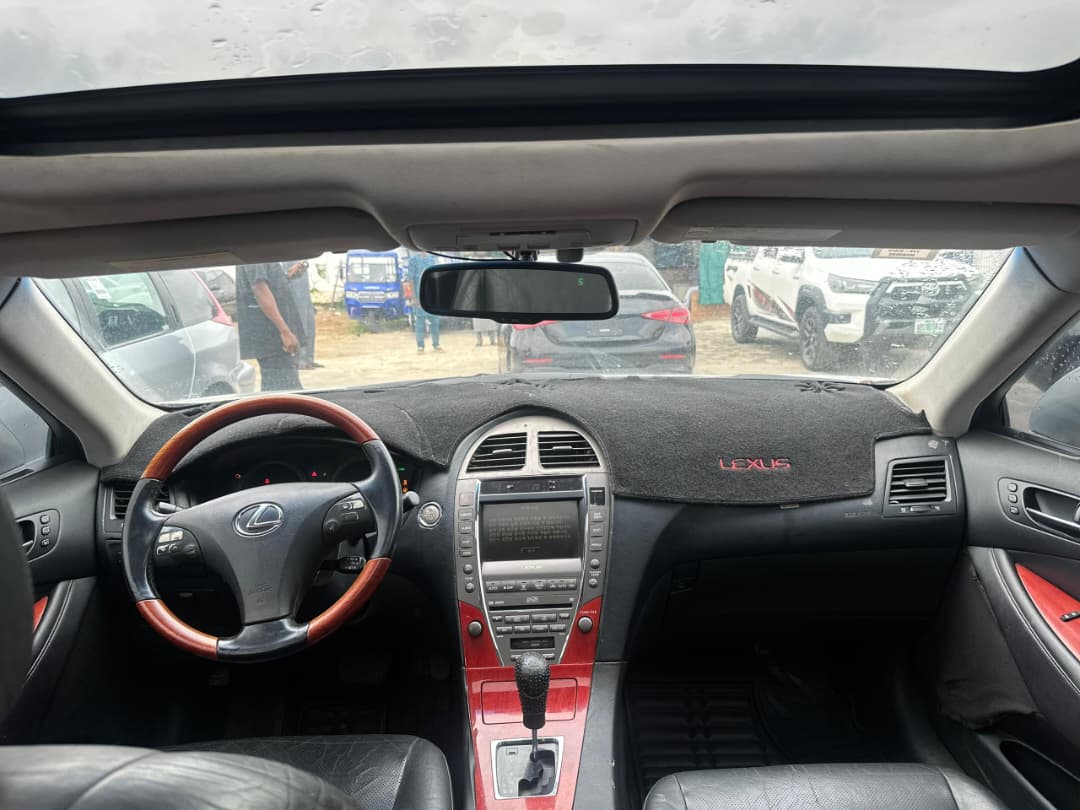 
								Clean used 2008 Lexus es350 with clean black leather seats interior and untempered engine and gear ac working everything working perfectly buy and drive.  💰 7.5 million naira only  📍 Abuja full									