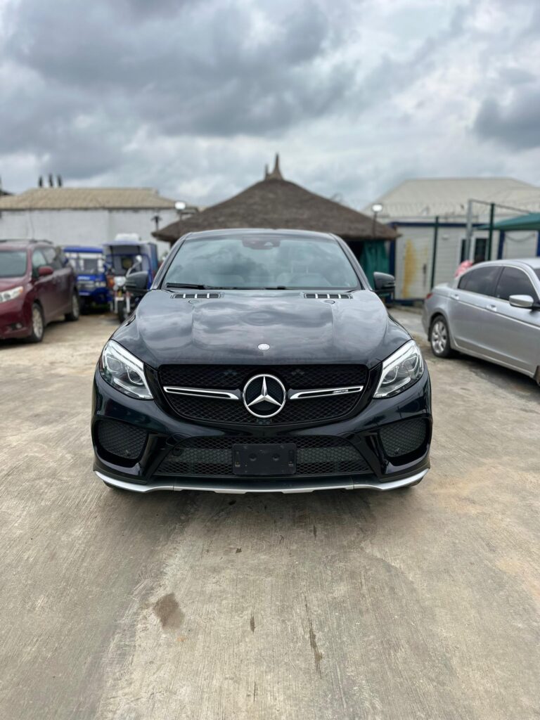SUPER CLEAN 2017 MERCEDES BENZ GLE43 AMG EXTREMELY CLEAN WITH GENUINE DUTY ✅; KEYLESS, PANORAMIC ROOF, COLLISION ASSIST, APPLE CARPLAY, REAR VIEW CAMERA, REAR AC VENT AND MORE GOING FOR   💰48M 📍ABUJA GWARINPA