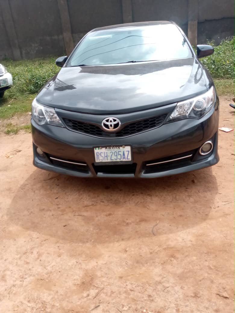 
								Toyota Camry 2014 model untamperd engin and gear everything is ok going for 8,2m Location apo with me full									