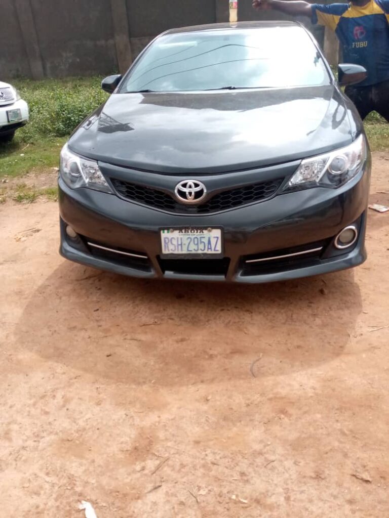Toyota Camry 2014 model untamperd engin and gear everything is ok going for 8,2m Location apo with me