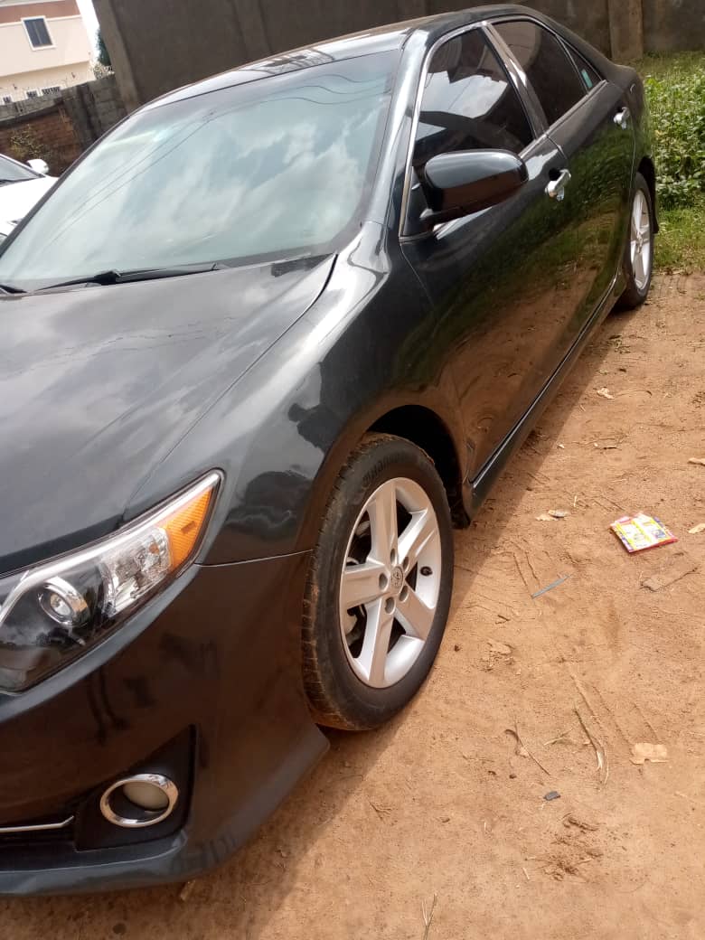 
								Toyota Camry 2014 model untamperd engin and gear everything is ok going for 8,2m Location apo with me full									
