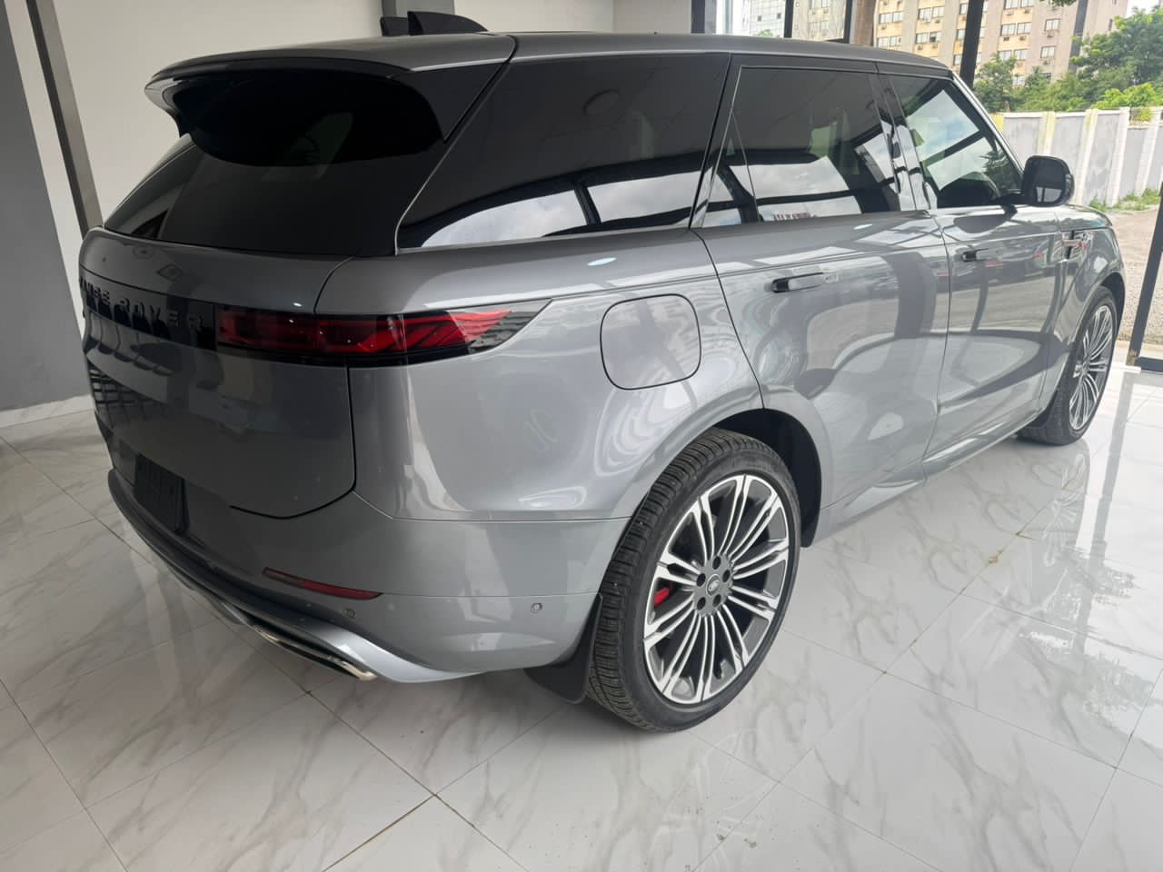 
								2024/25 model of Range Rover sport foreign used 200m Abuja-Deal full									