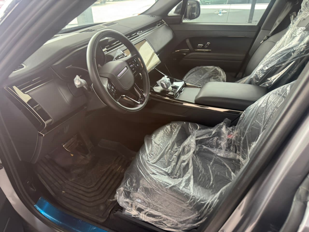 
								2024/25 model of Range Rover sport foreign used 200m Abuja-Deal full									
