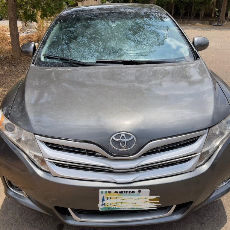 Distress 🔥🔥🔥 2010 Toyota Venza Available for Urgent pick up Engine and gear is Perfect Ac chilling Going for 6.5M Location Dawaki Abuja Note Buyer to Settle 200k