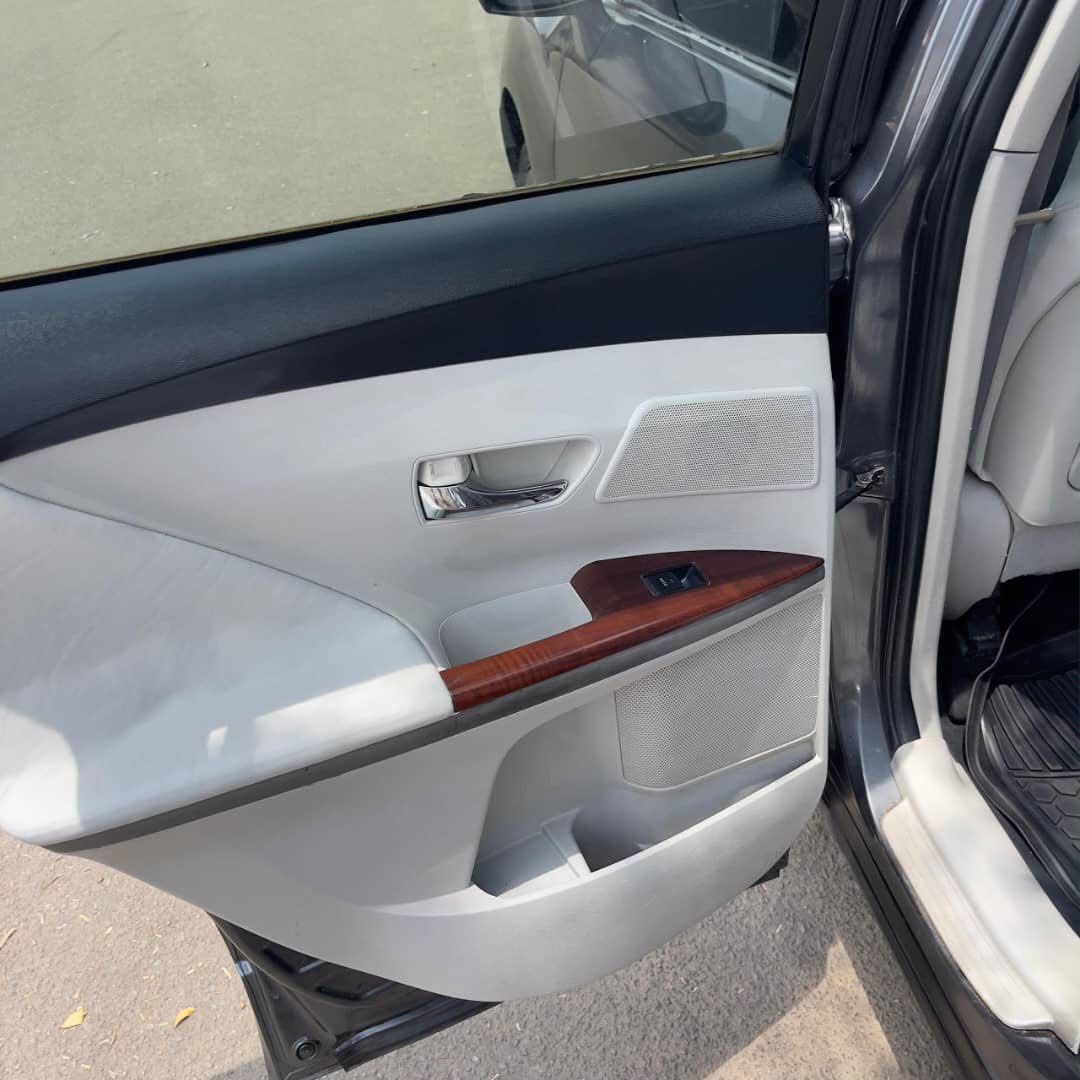 
								Distress 🔥🔥🔥 2010 Toyota Venza Available for Urgent pick up Engine and gear is Perfect Ac chilling Going for 6.5M Location Dawaki Abuja Note Buyer to Settle 200k full									