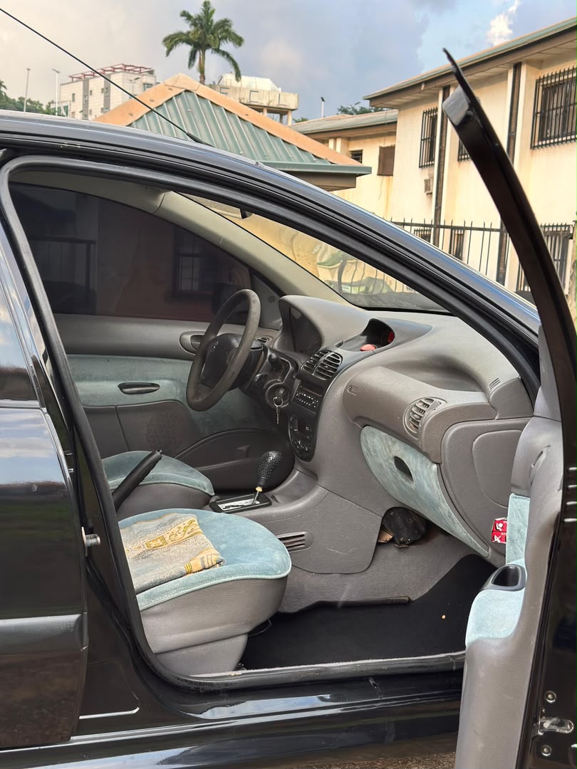 
								Neatly Used Peugeot 206 2004 for just 3.7m Abuja full									