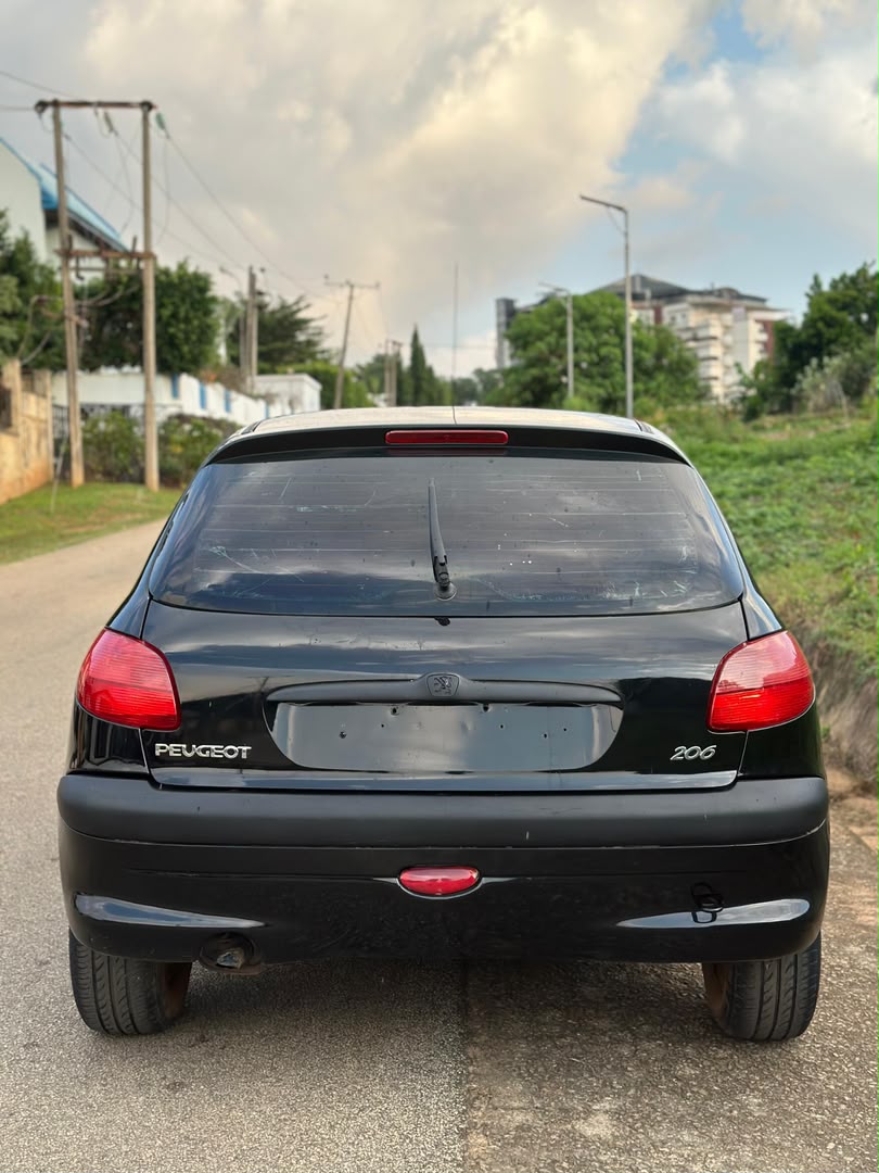 
								Neatly Used Peugeot 206 2004 for just 3.7m Abuja full									