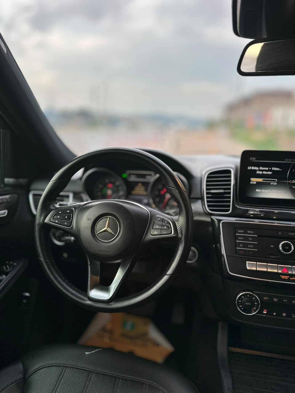 
								2017 full option gle350  Accident free No check light  Below 90k miles Buy and drive  25M full									
