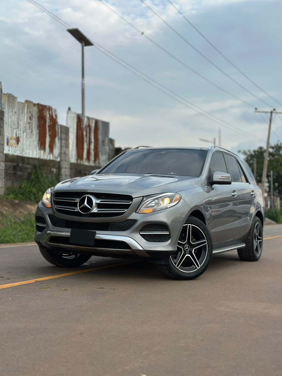 
								2017 full option gle350  Accident free No check light  Below 90k miles Buy and drive  25M full									