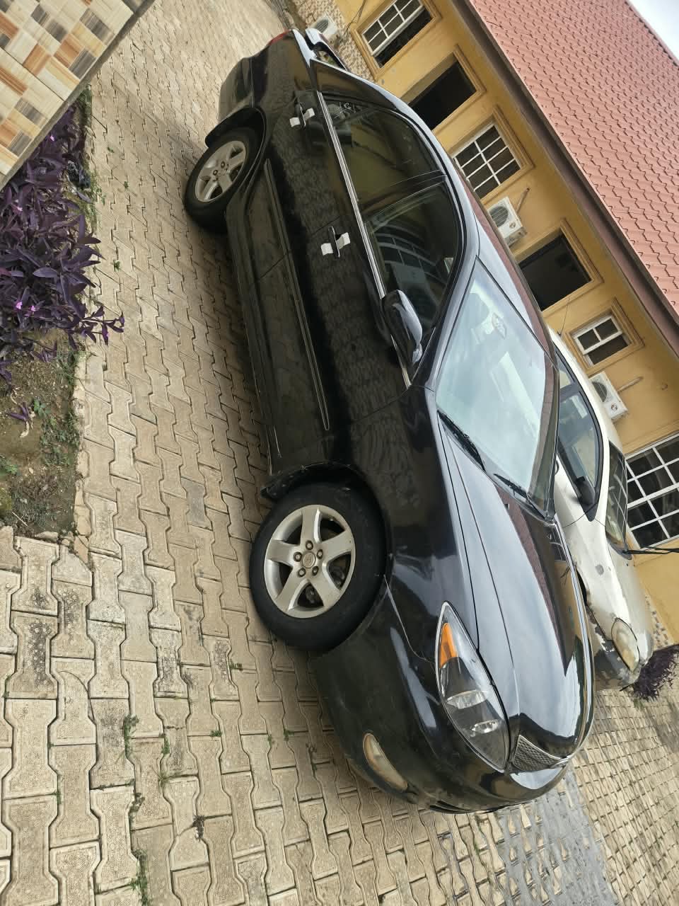 
								Super sharp Toyota Camry 04 everything blessed ac freezing first body untampered engine and GEAR BOX price 3.7m Location Abuja Yag full									
