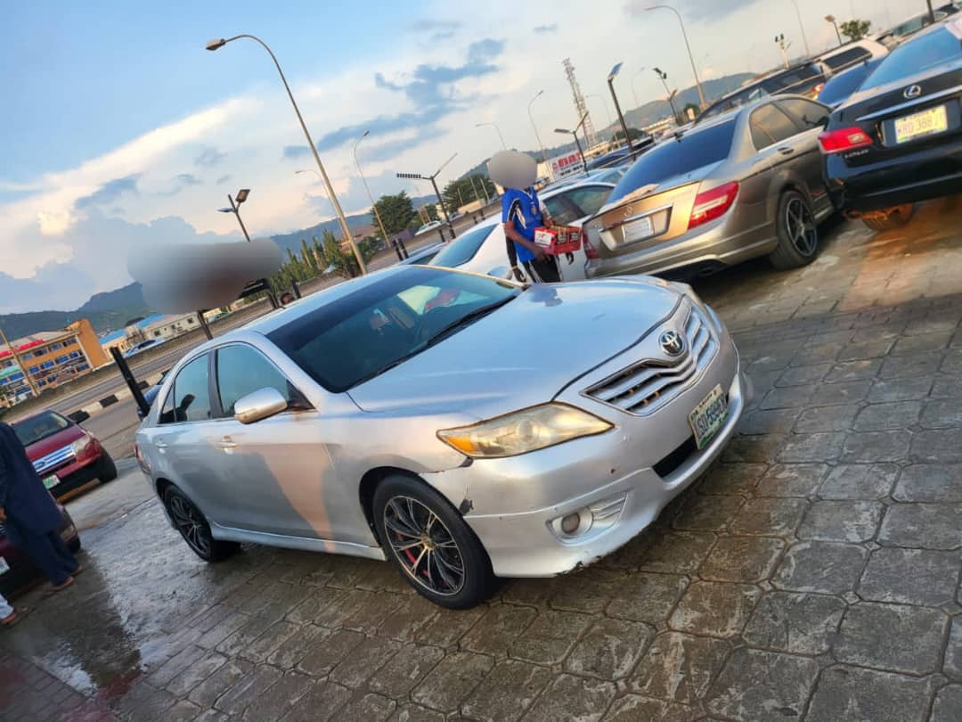 
								Distress Neatly used 2009 Toyota camry sport with super sound untampered v6 engine, transmission and chilling ac @4.350m. Abuja! full									