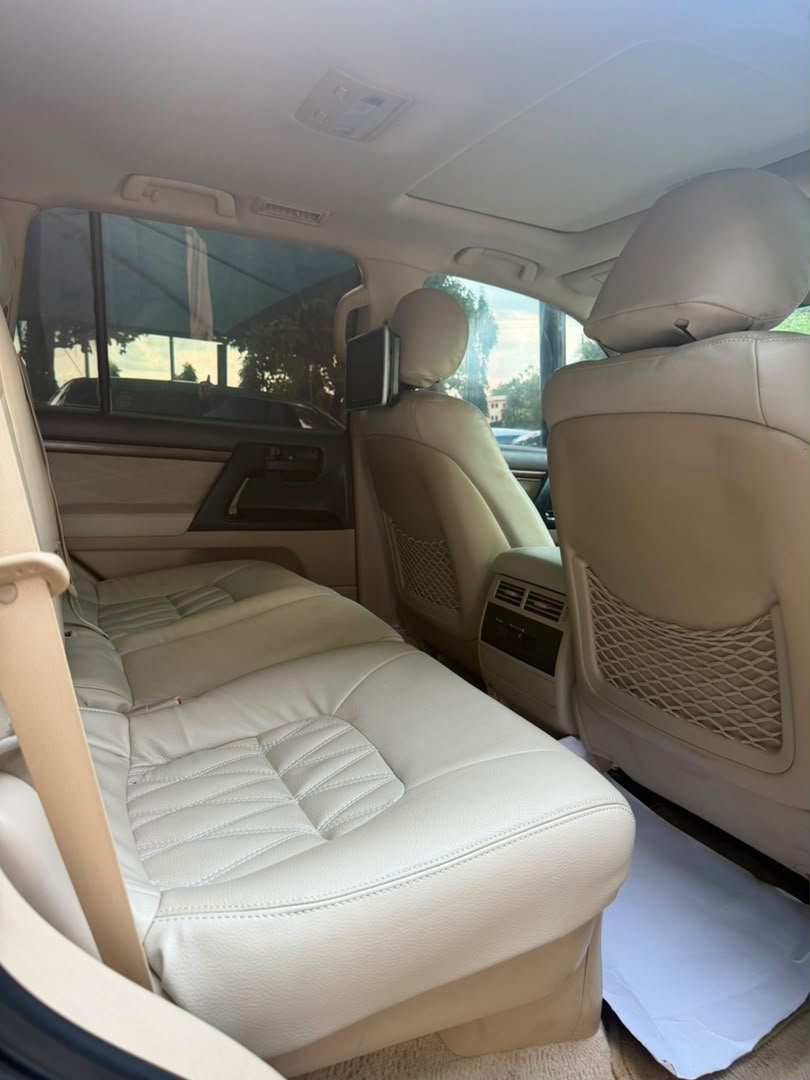 
								FOREIGN USED 2020 TOYOTA LAND CRUISER GXR 🇺🇸  PRICE: 60M💰  ABUJA DEAL 📍  NATIONWIDE DELIVERY full									